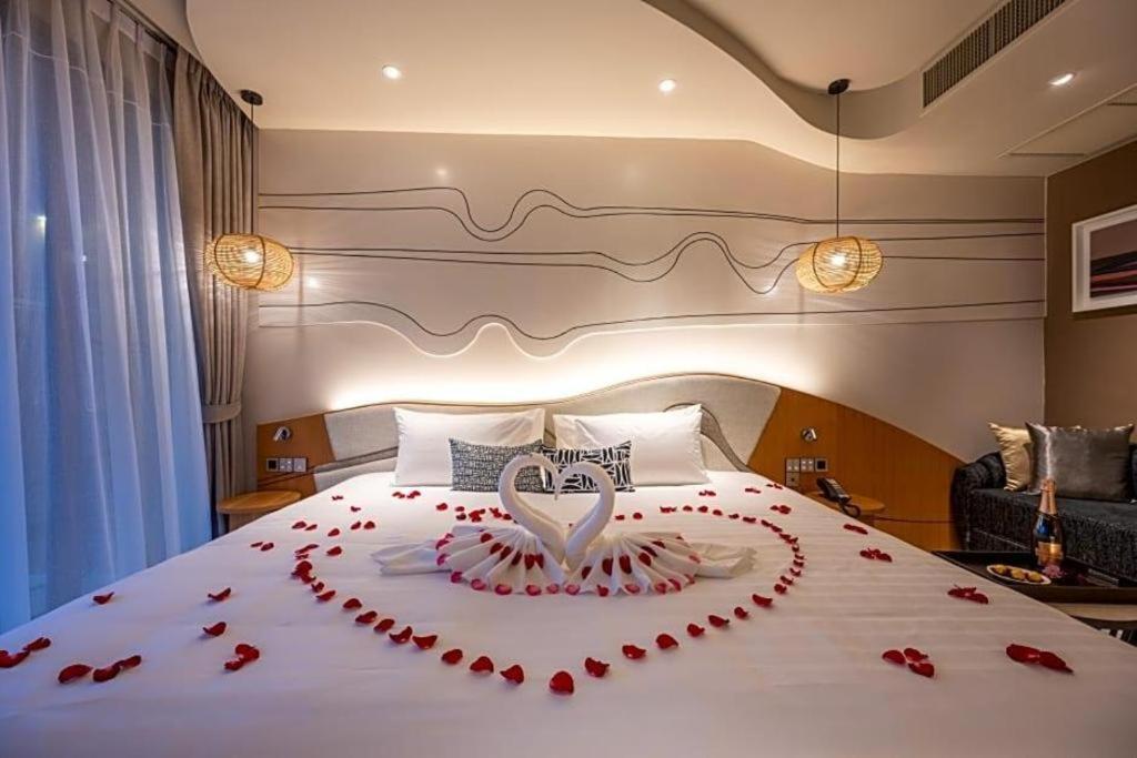 Metadee Elite Hotel Pantai Kata Luaran gambar