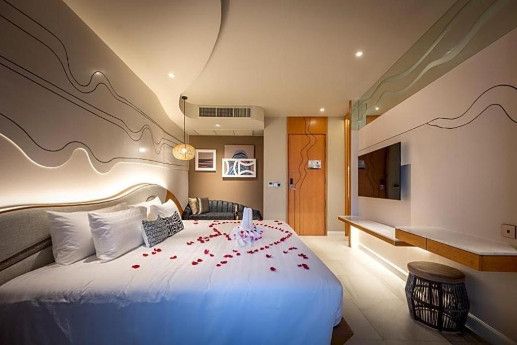 Metadee Elite Hotel Pantai Kata Luaran gambar